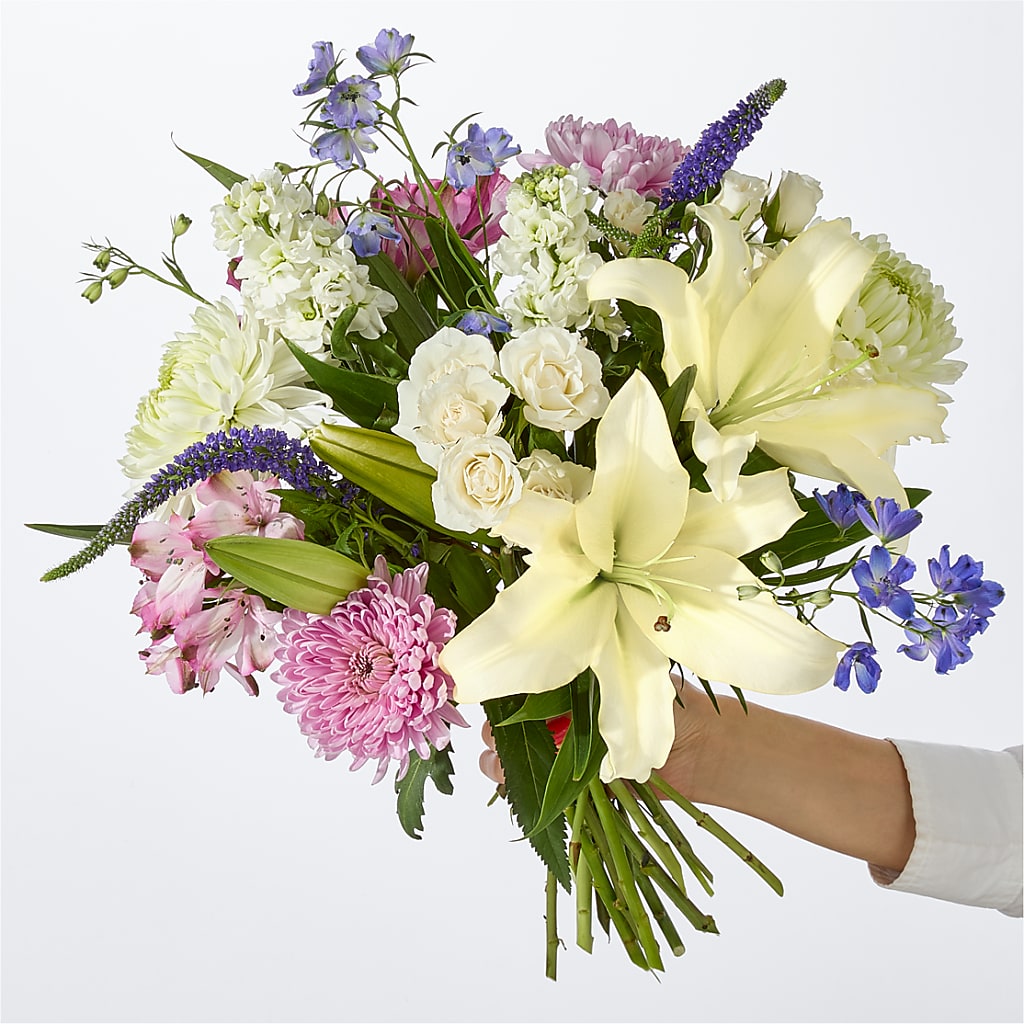 Winter Celebration Bouquet – Jazmin Flowers, Chicago IL