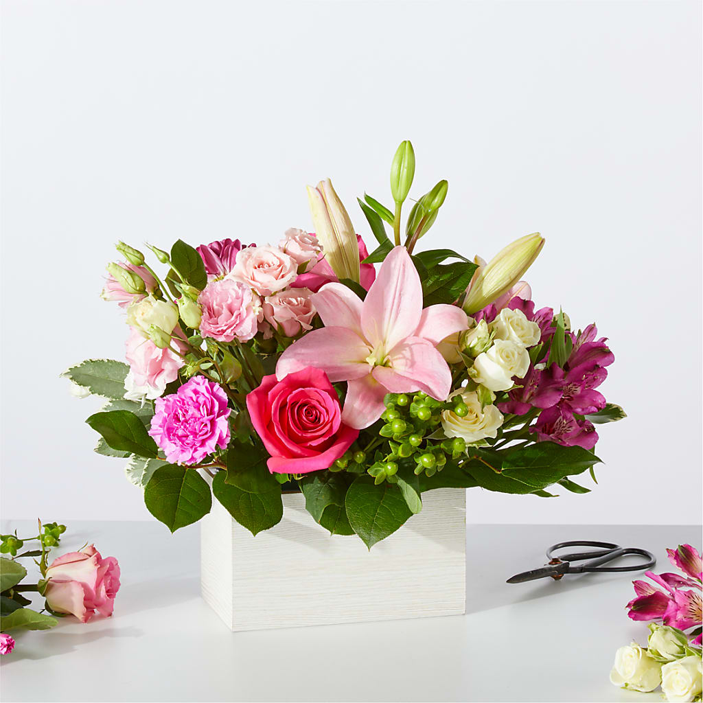 Sweetberry Box – A Florist Original – Jazmin Flowers, Chicago IL