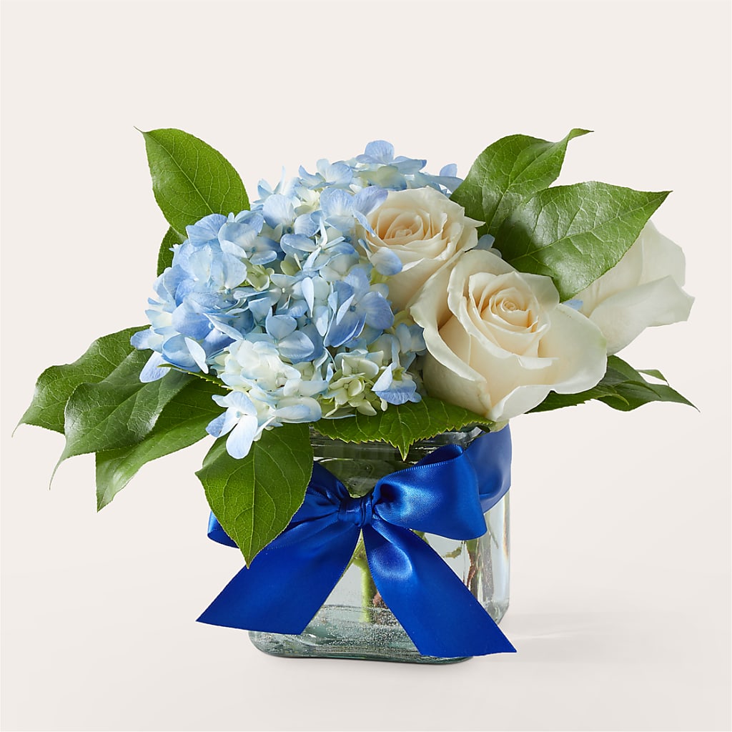 Sky Blue Delight Bouquet – Jazmin Flowers, Chicago IL