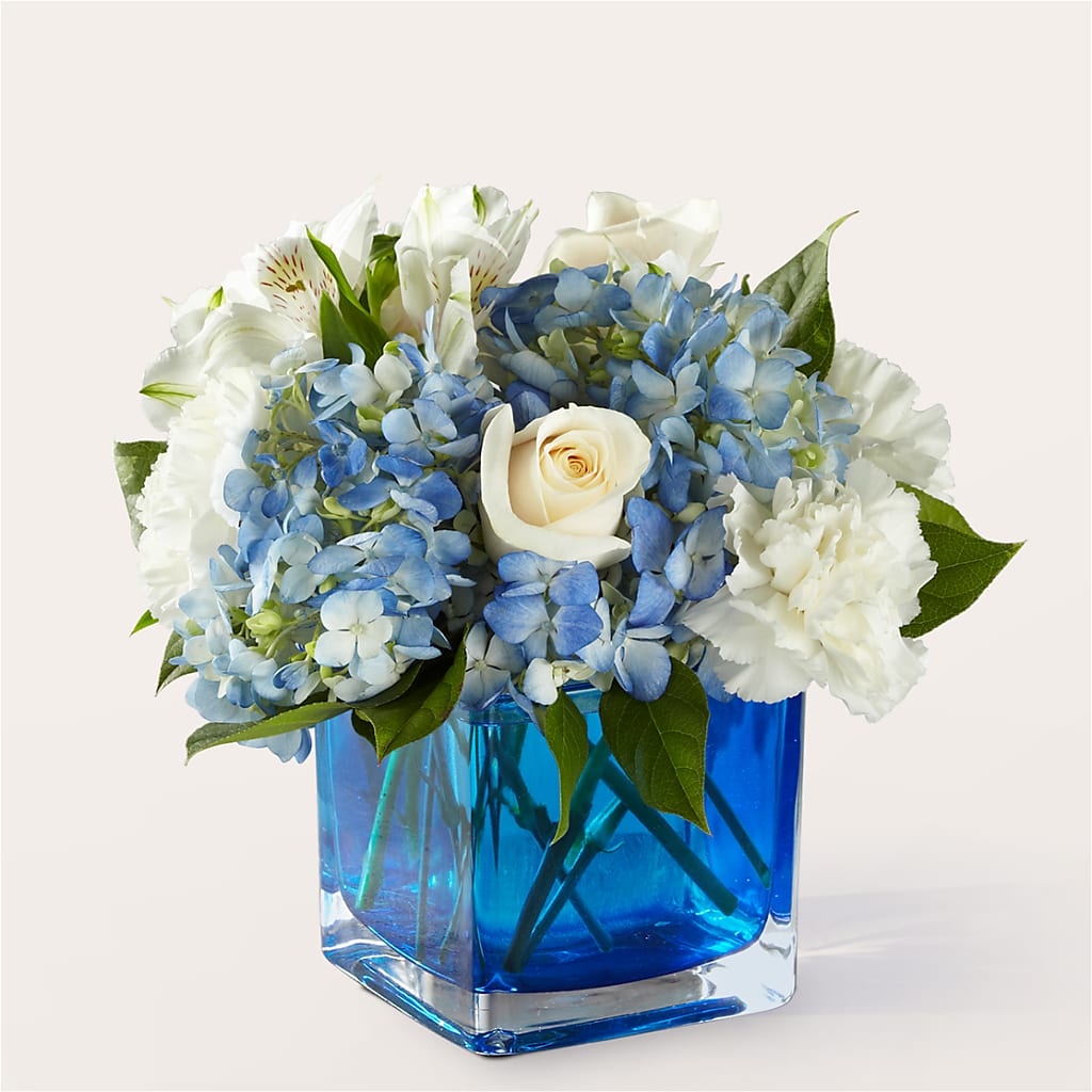 Soothing Waters Bouquet – Jazmin Flowers, Chicago IL