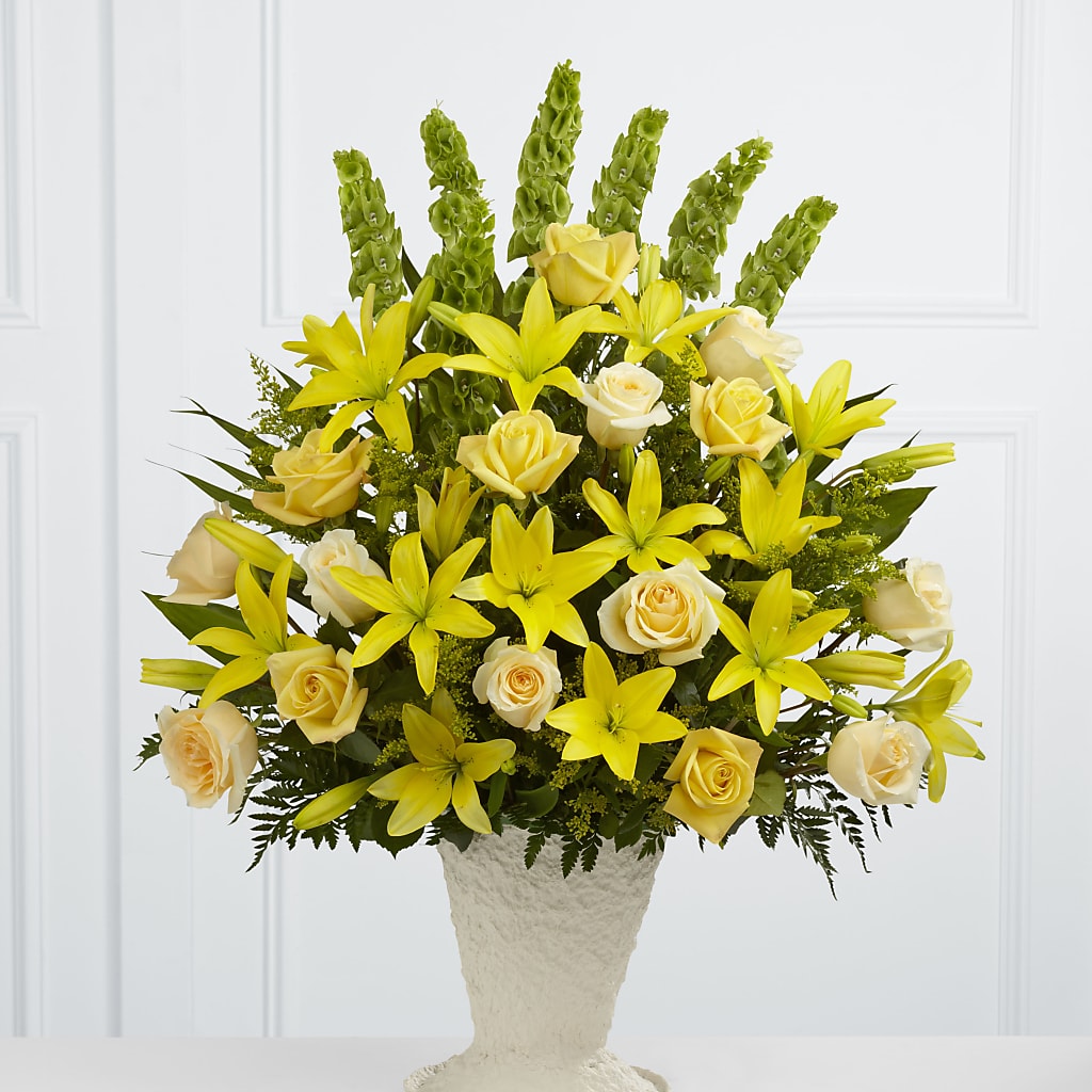 Golden Memories Arrangement – Jazmin Flowers, Chicago IL
