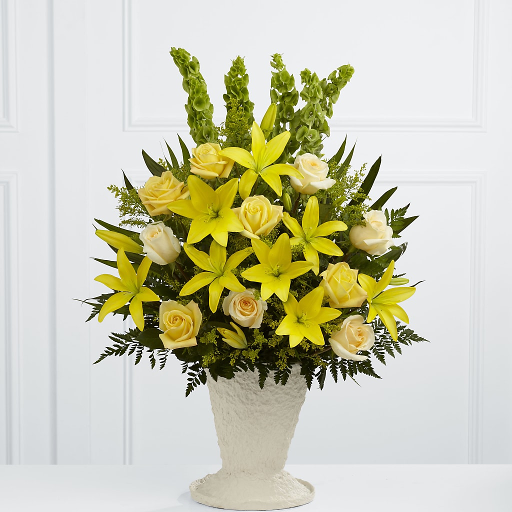 Golden Memories Arrangement – Jazmin Flowers, Chicago IL