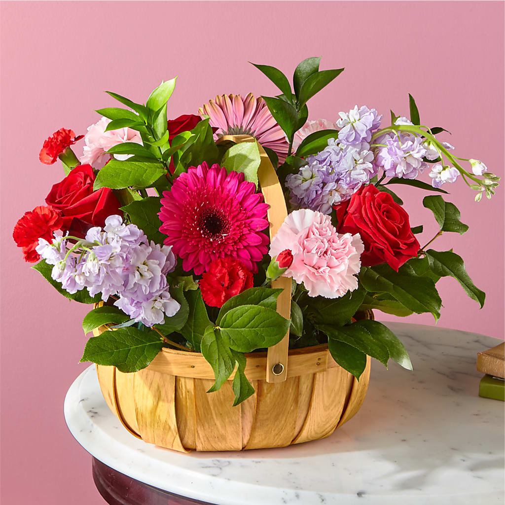 Pink Picnic Basket – Jazmin Flowers, Chicago IL