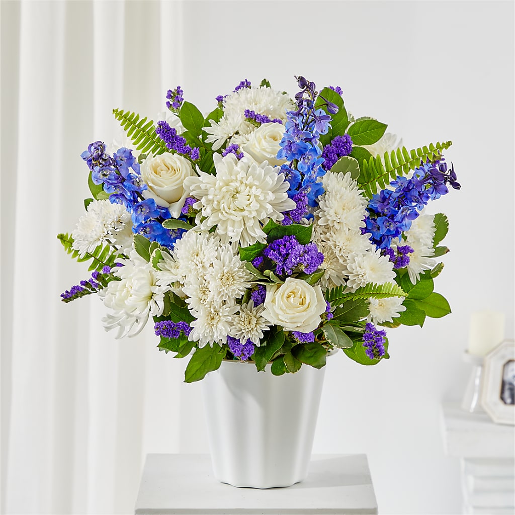 Hold Dear Tabletop Basket – Jazmin Flowers, Chicago IL