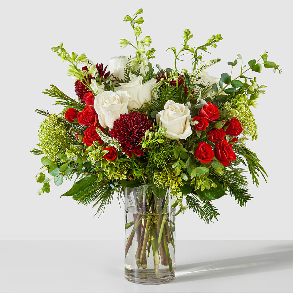 Favorite Traditions Bouquet – Jazmin Flowers, Chicago IL