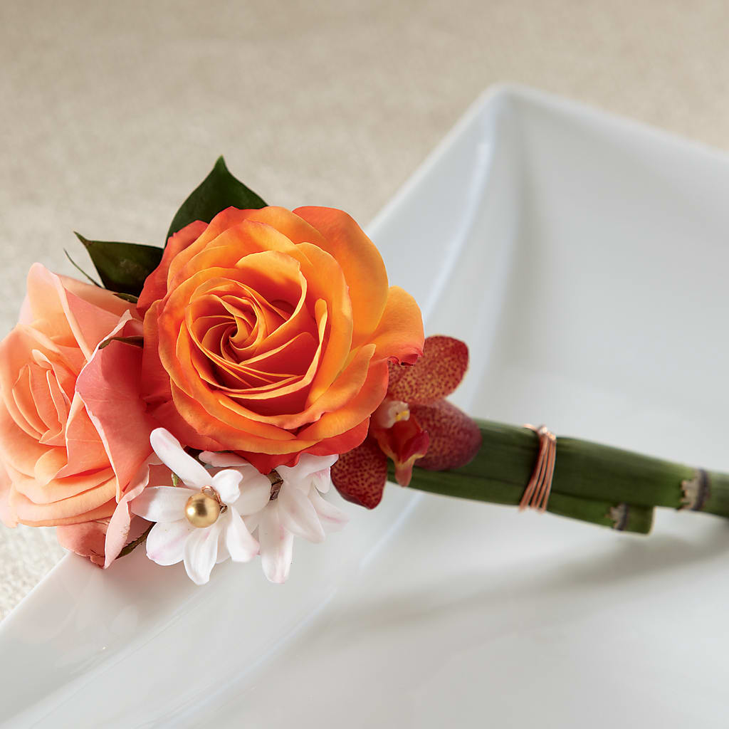 Sunset Dream Boutonniere – Jazmin Flowers, Chicago IL