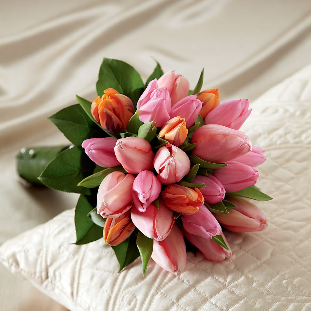 Embraceable Bouquet – Jazmin Flowers, Chicago IL