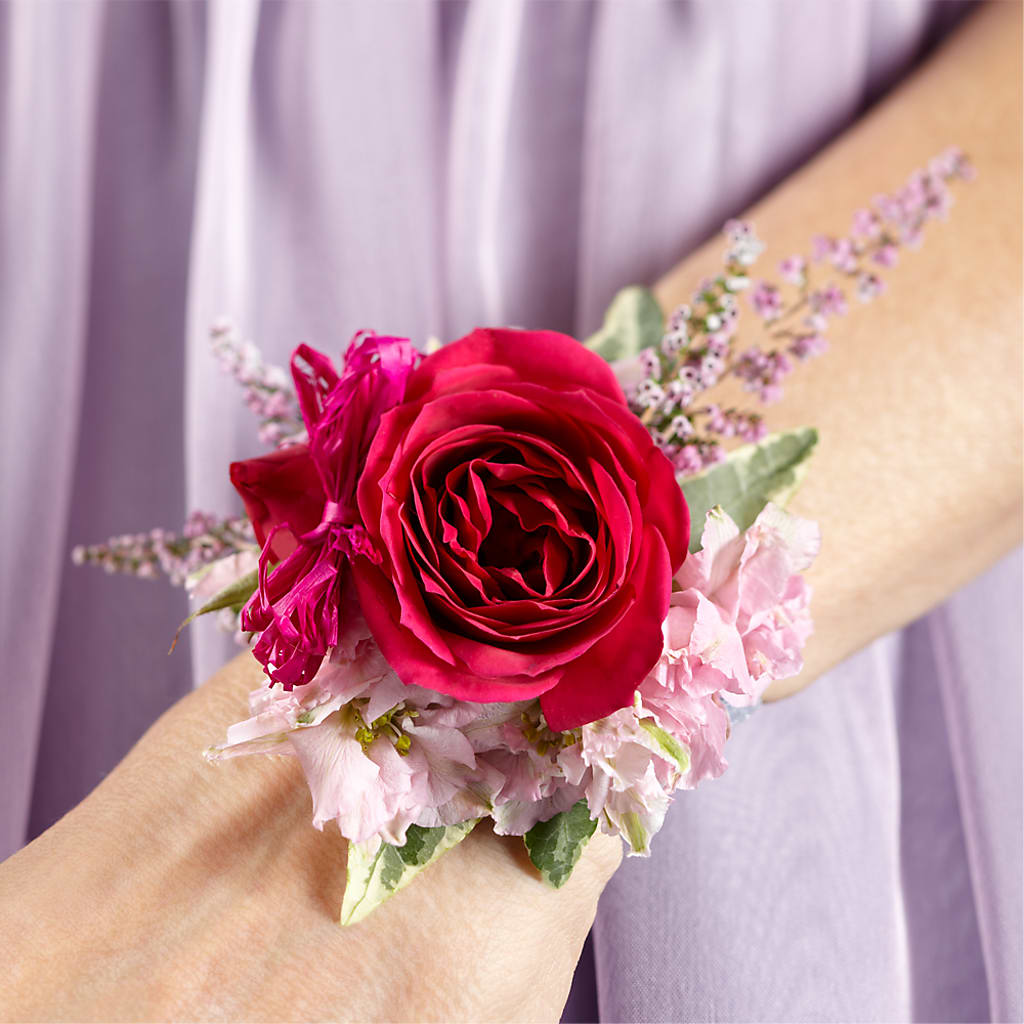 Rose Charm Corsage – Jazmin Flowers, Chicago IL