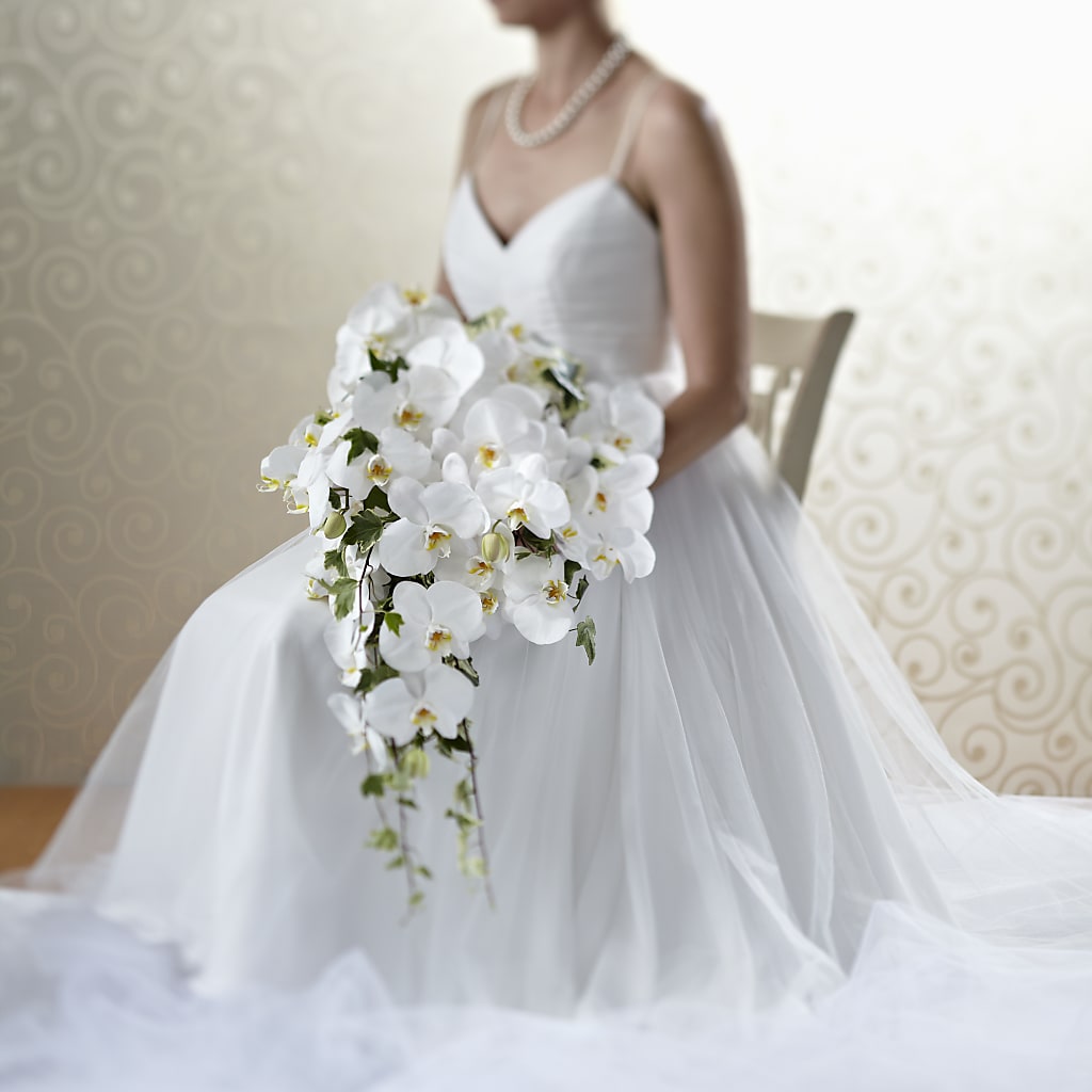 Classic White Bouquet – Jazmin Flowers, Chicago IL