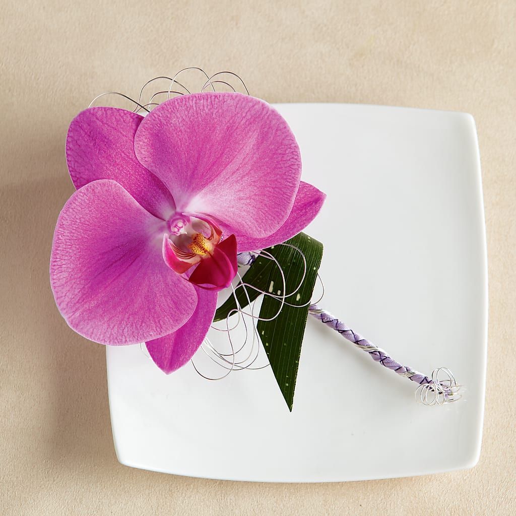 Glorious Boutonniere – Jazmin Flowers, Chicago IL