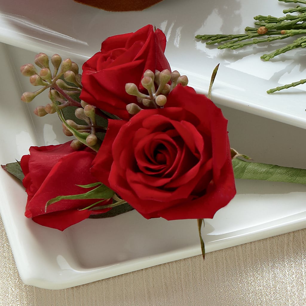 Red Spray Rose Boutonniere – Jazmin Flowers, Chicago IL