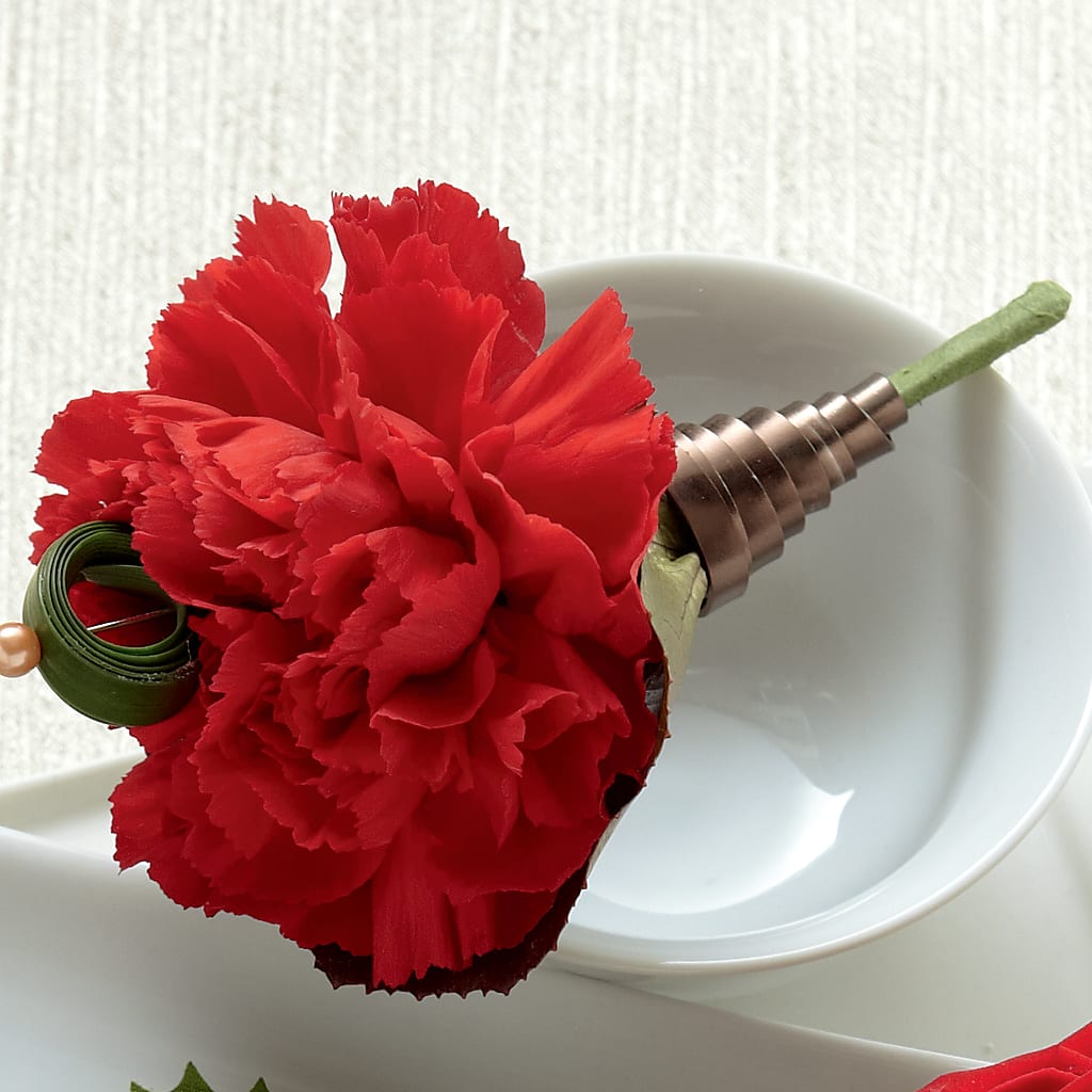 Red Carnation Boutonniere – Jazmin Flowers, Chicago IL