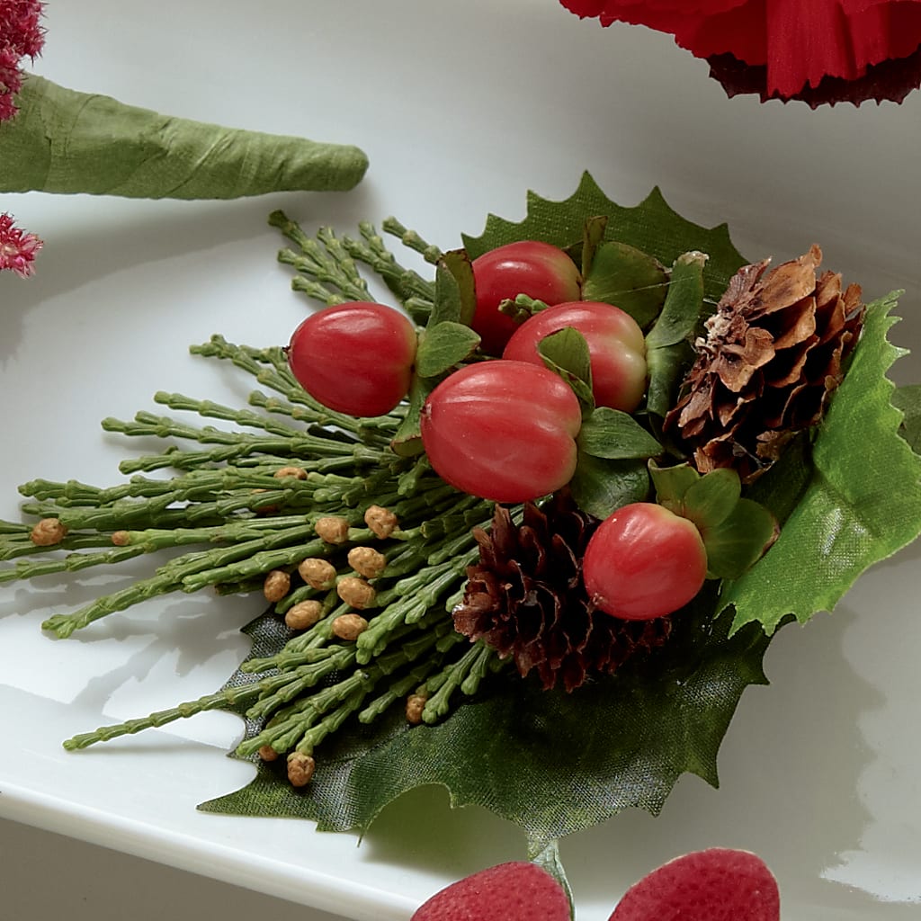 Red Berry Boutonniere – Jazmin Flowers, Chicago IL