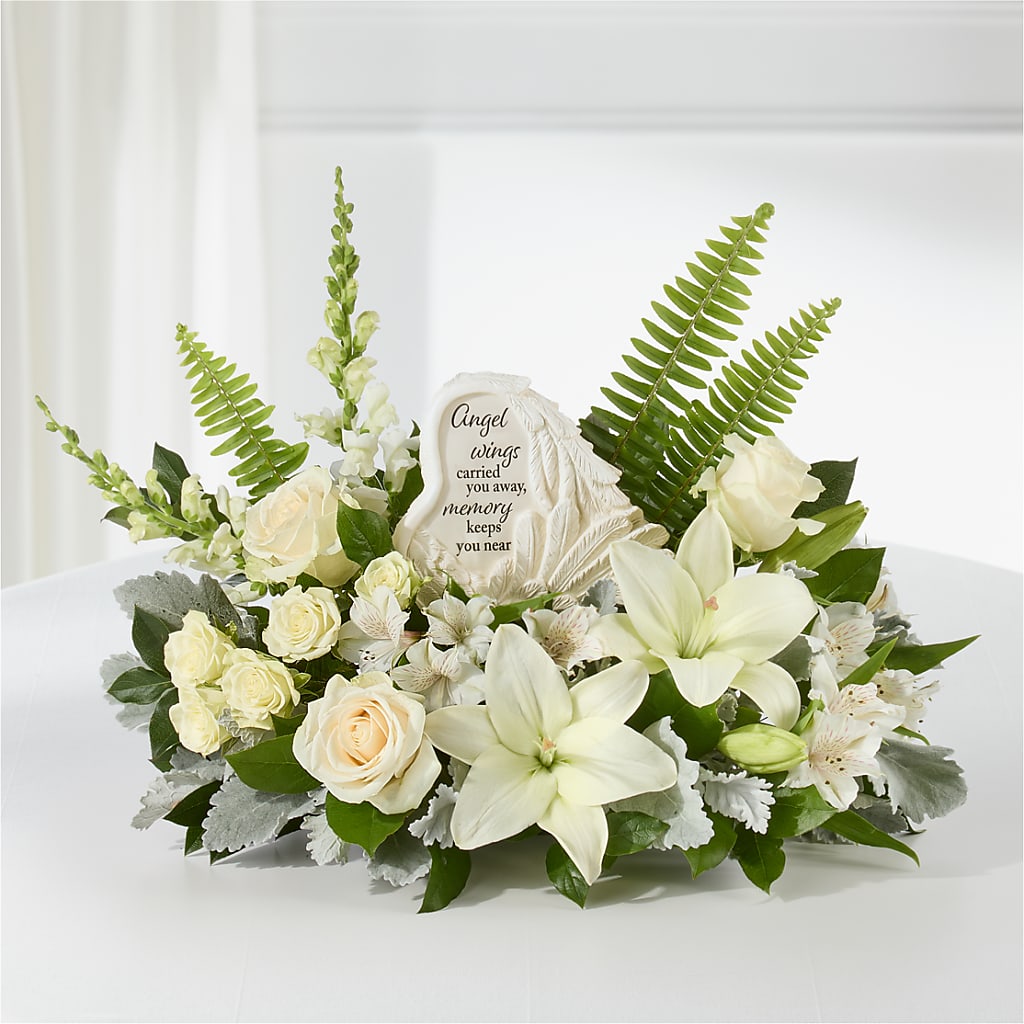 Holding You Close Arrangement –  Jazmin Flowers, Chicago IL