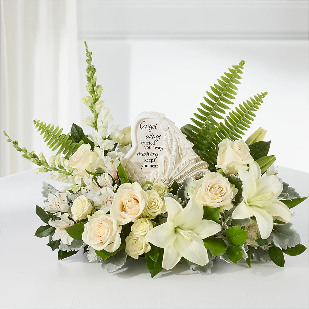 Holding You Close Arrangement –  Jazmin Flowers, Chicago IL