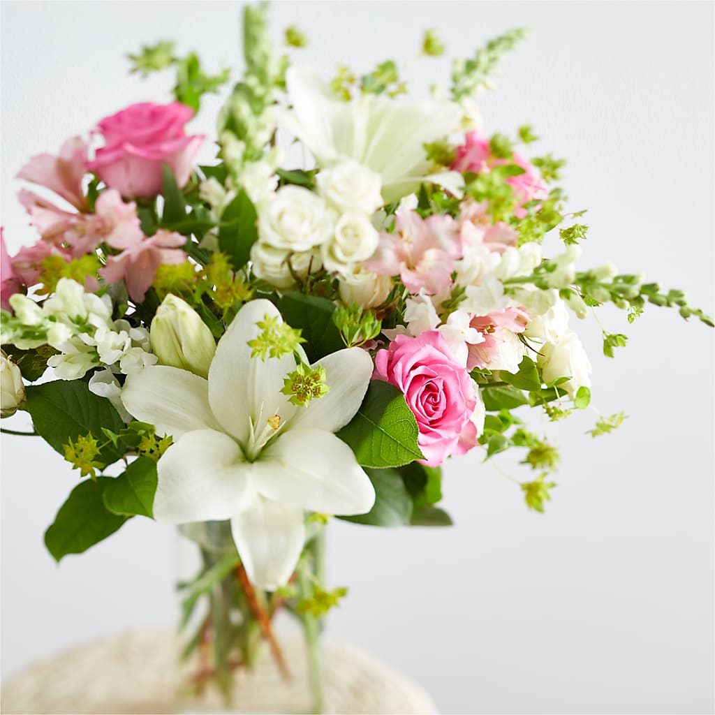 Fondly Bouquet –  Jazmin Flowers, Chicago IL